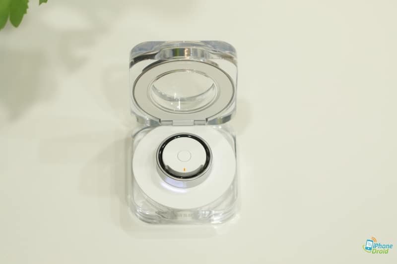 Samsung Galaxy Ring with case charge