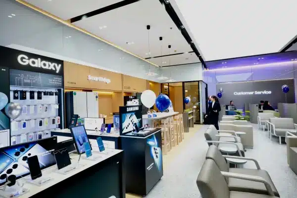 Samsung opens service center at Central Rama 9 branch